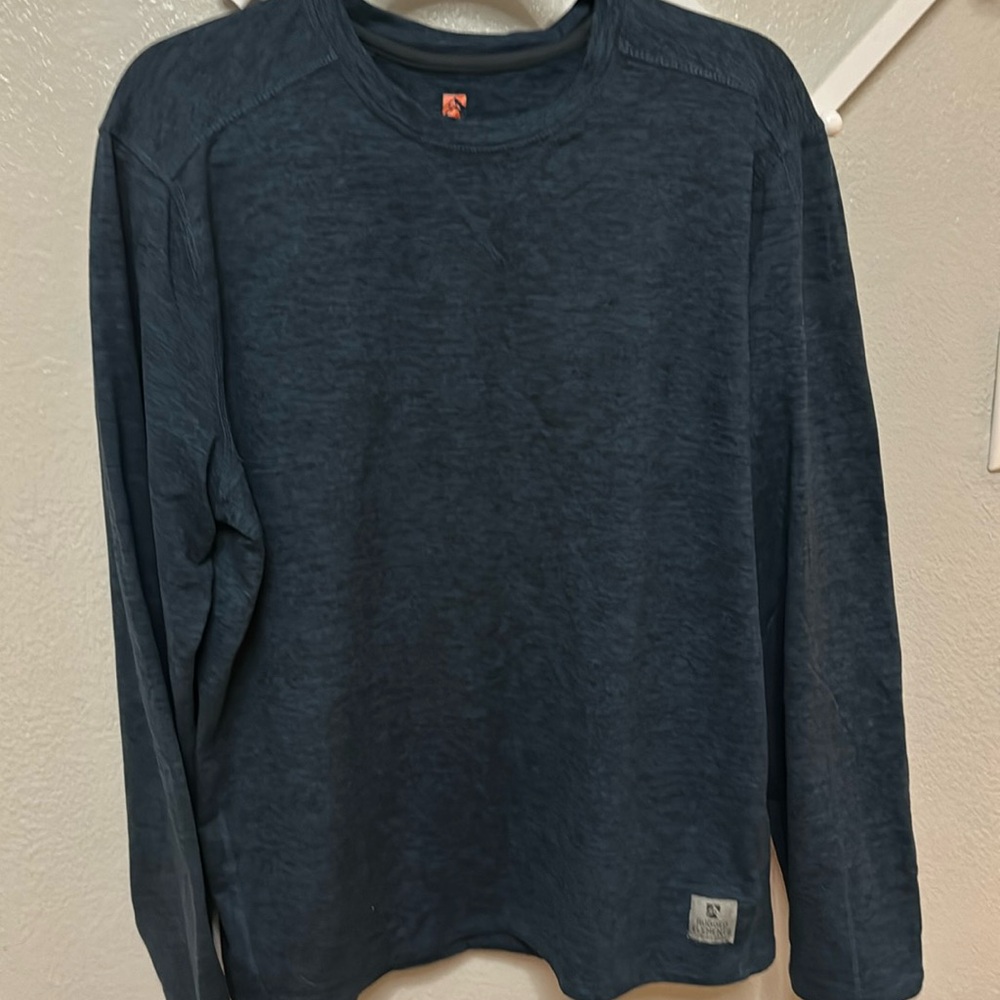 Men’s Rugged Elements Long Sleeved Shirt Size L. NWOT.